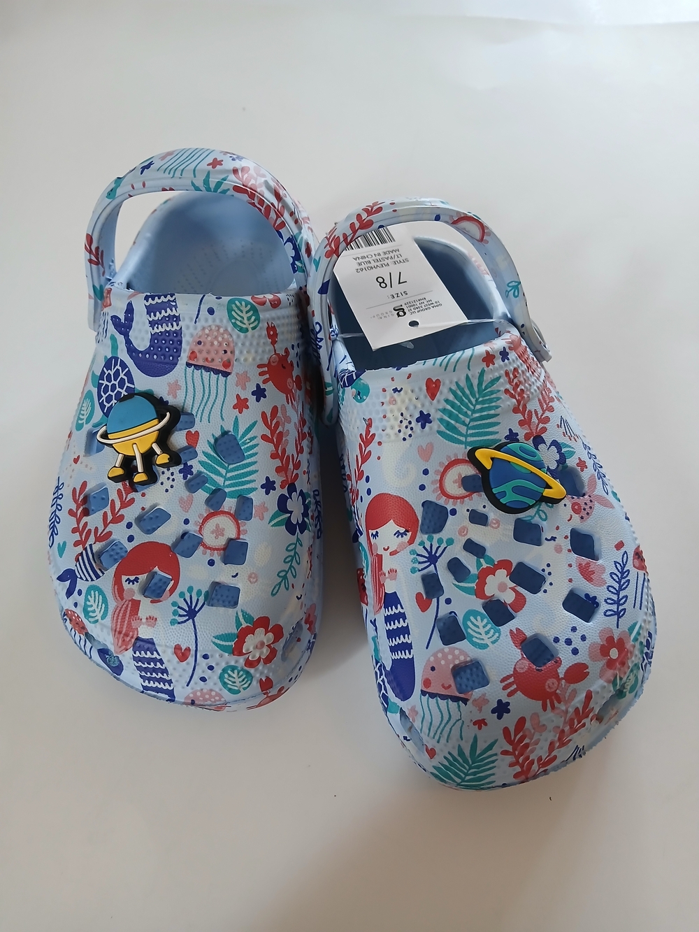 Kids Light Blue Ocean-Print Slip-On Sandals with Back Strap,size 7/8clogs